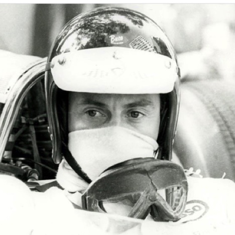 Je célèbre casque Bucco et son pilote fétiche...
Contribution BOAC 500 /Autodiva Je célèbre casque Bucco et son pilote fétiche...
Contribution BOAC 500 /Autodiva